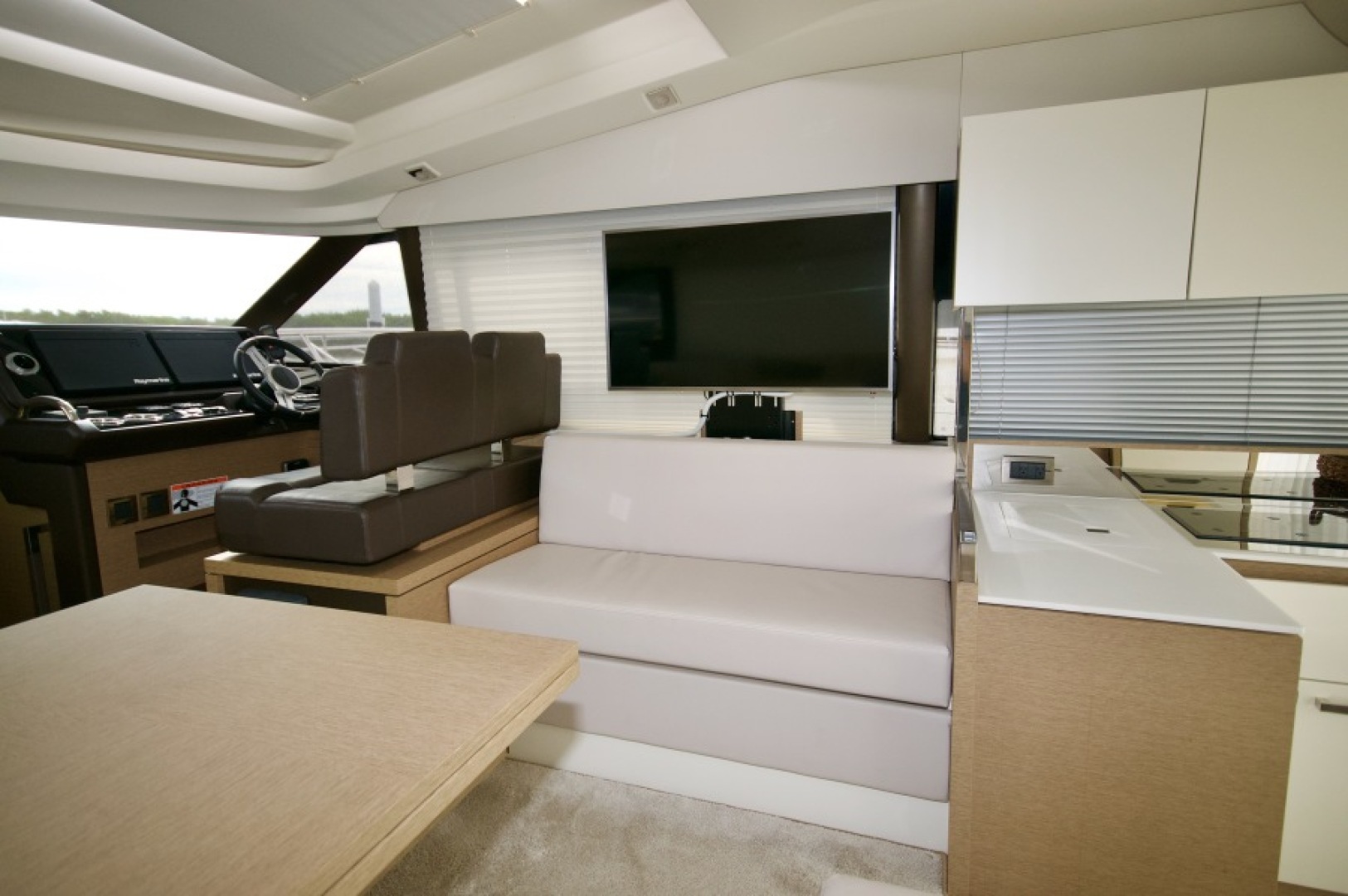 Slide: The Image of 2018 Prestige 460 S Yacht - Unforgettable - Salon - 5106071