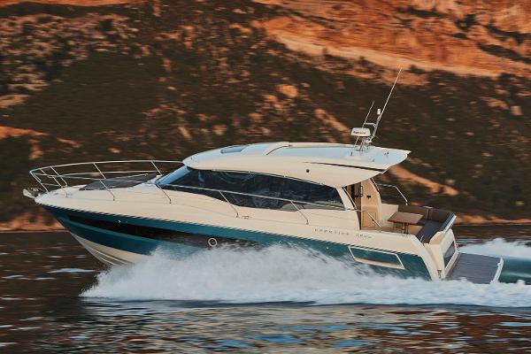Slide: The Image of Prestige 460 S 2020 - 2