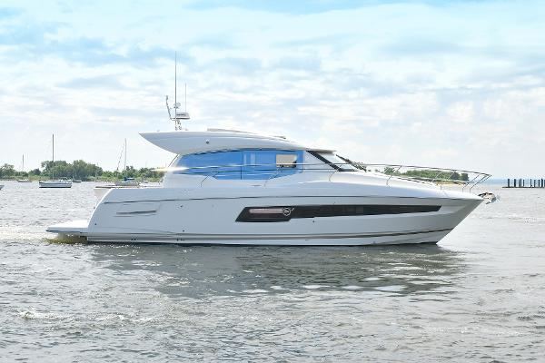 Slide: The Image of Prestige 460 S 2023 - 4