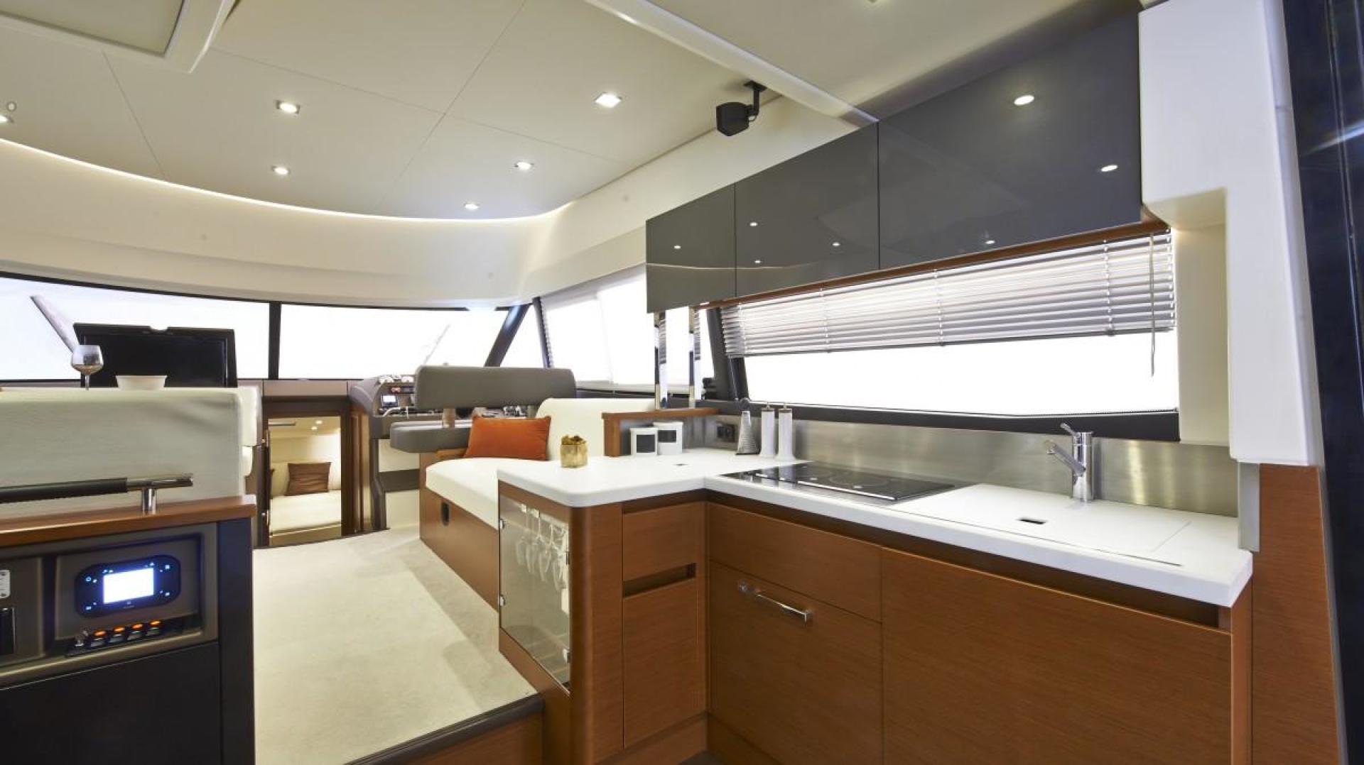 Slide: The Image of Prestige 460 S 2025 - 783999