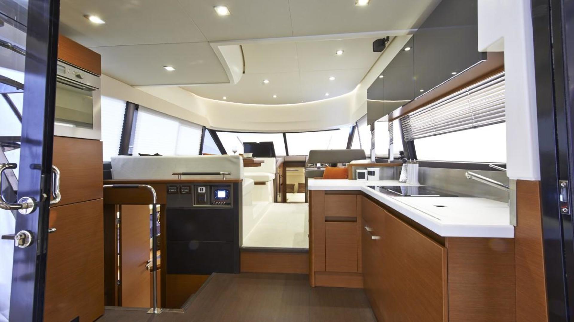 Slide: The Image of Prestige 460 S 2025 - 783997
