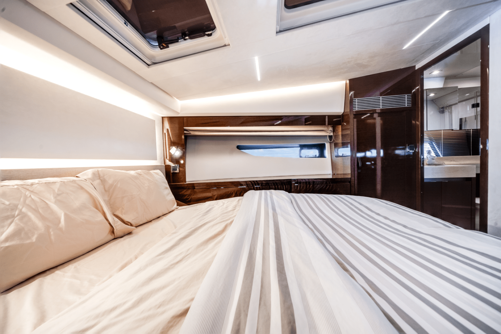 Slide: The Image of Prestige 520 FLYBRIDGE 2020 - 4942917