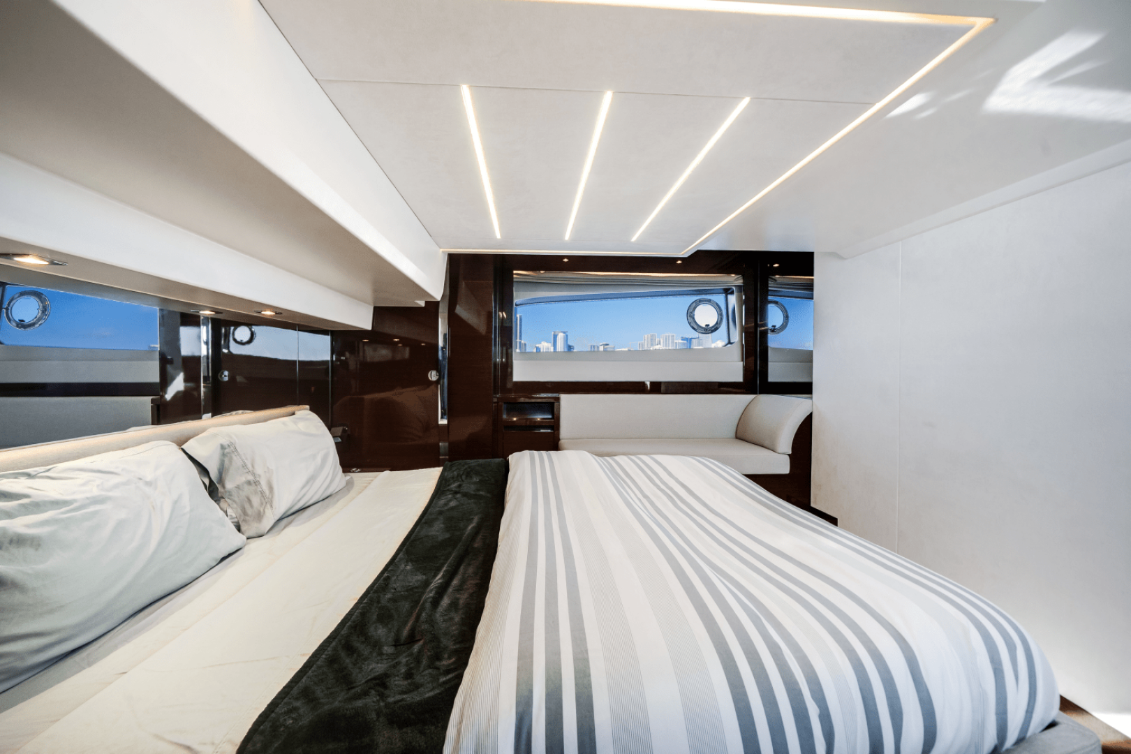 Slide: The Image of Prestige 520 FLYBRIDGE 2020 - 4942921