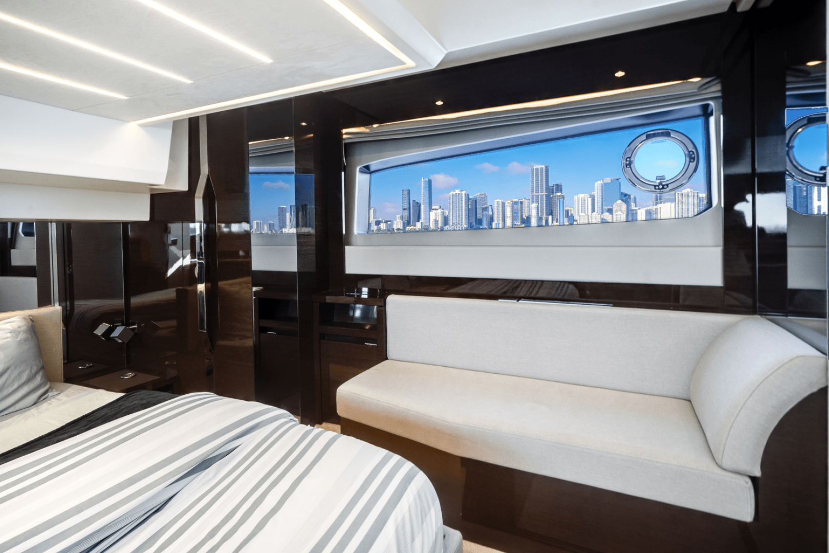 Slide: The Image of Prestige 520 FLYBRIDGE 2020 - 4942923
