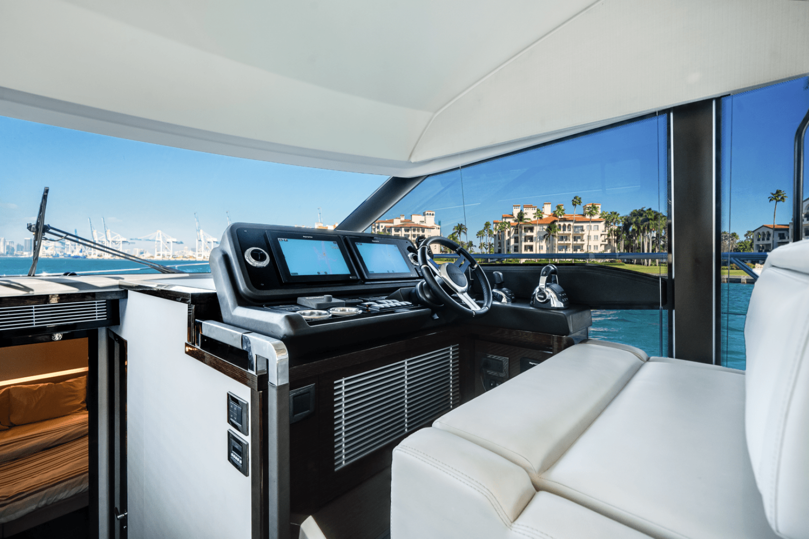 Slide: The Image of Prestige 520 FLYBRIDGE 2020 - 4942939
