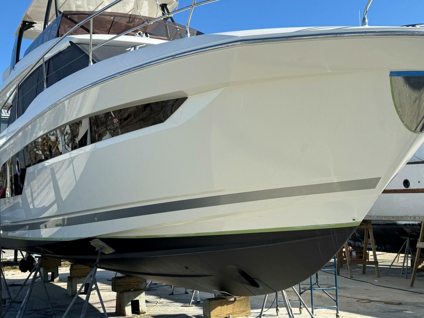 Slide: The Image of 2022 52 Prestige 520 Flybridge - 5090240