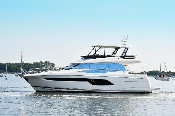 Slide: The Image of Prestige 520 Flybridge 2023 - 0