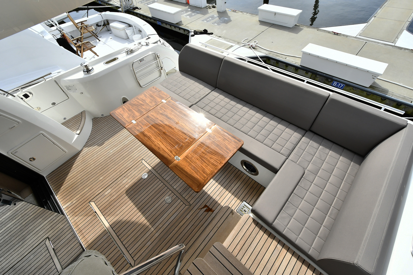 Slide: The Image of Cockpit With Seating - 1072959