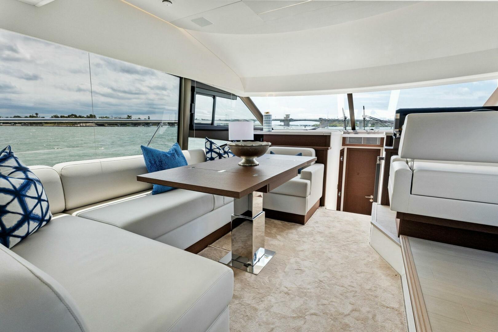 Slide: The Image of Prestige 520 Flybridge 2025 - 4931056
