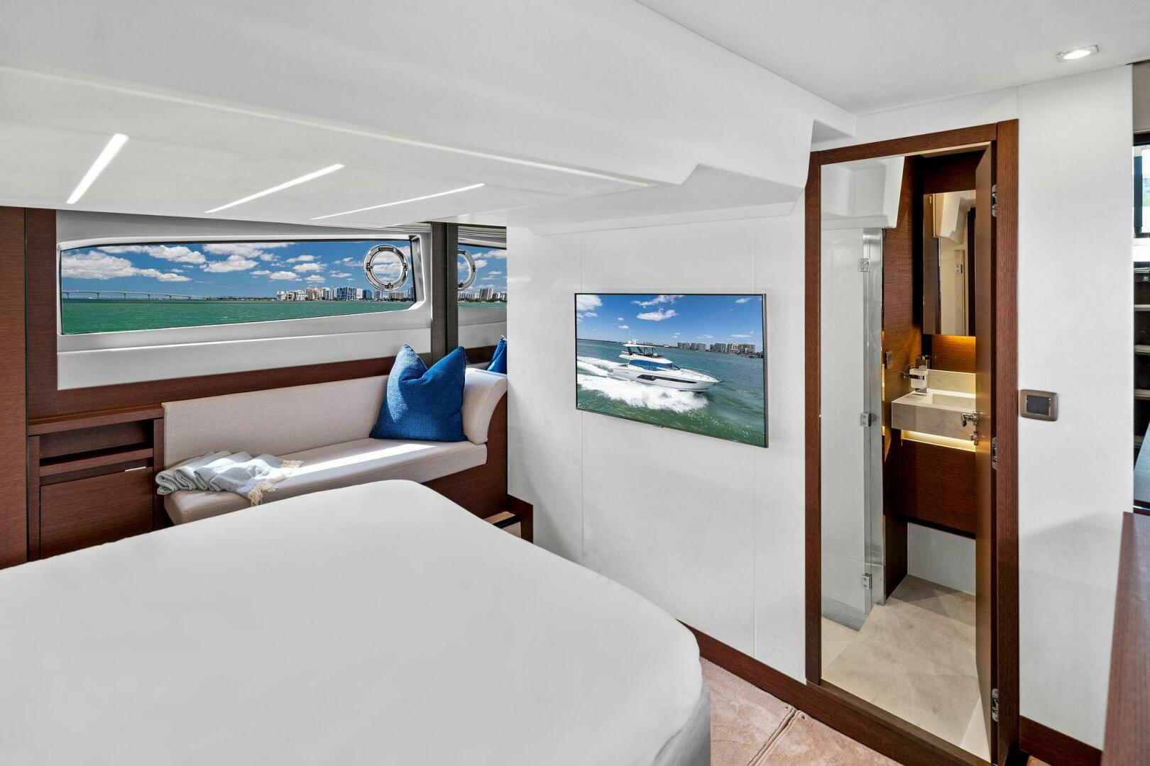 Slide: The Image of Prestige 520 Flybridge 2025 - 4931087