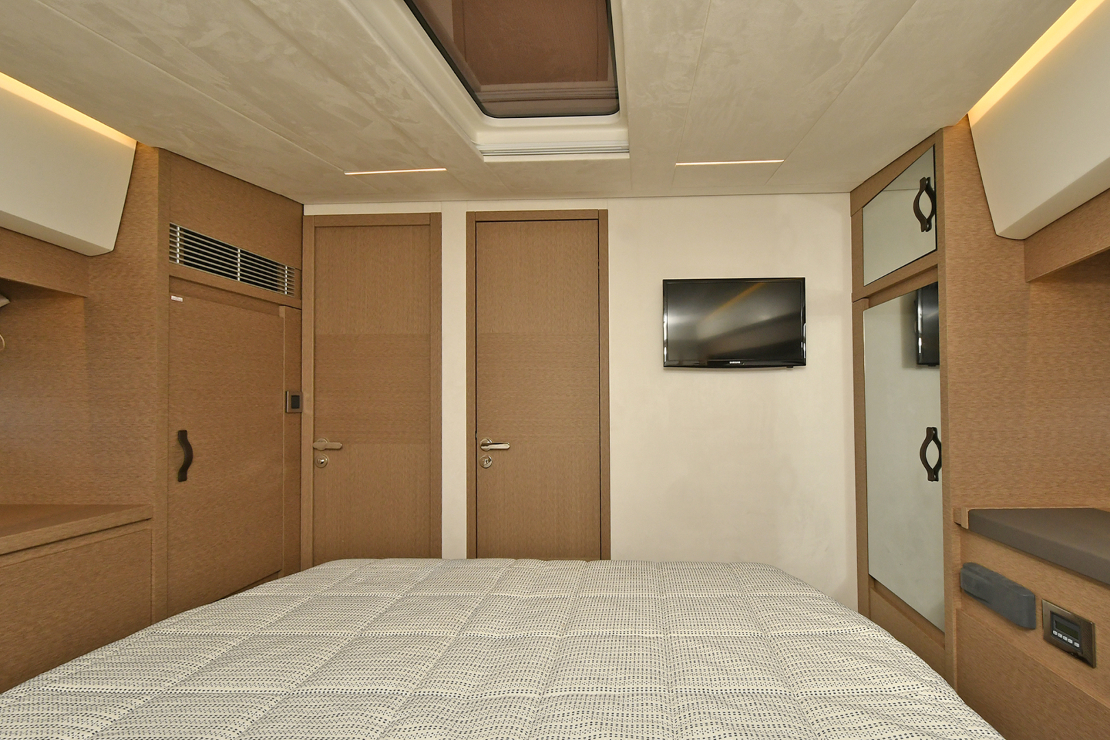 Slide: The Image of VIP Stateroom - Aft View - 1072985