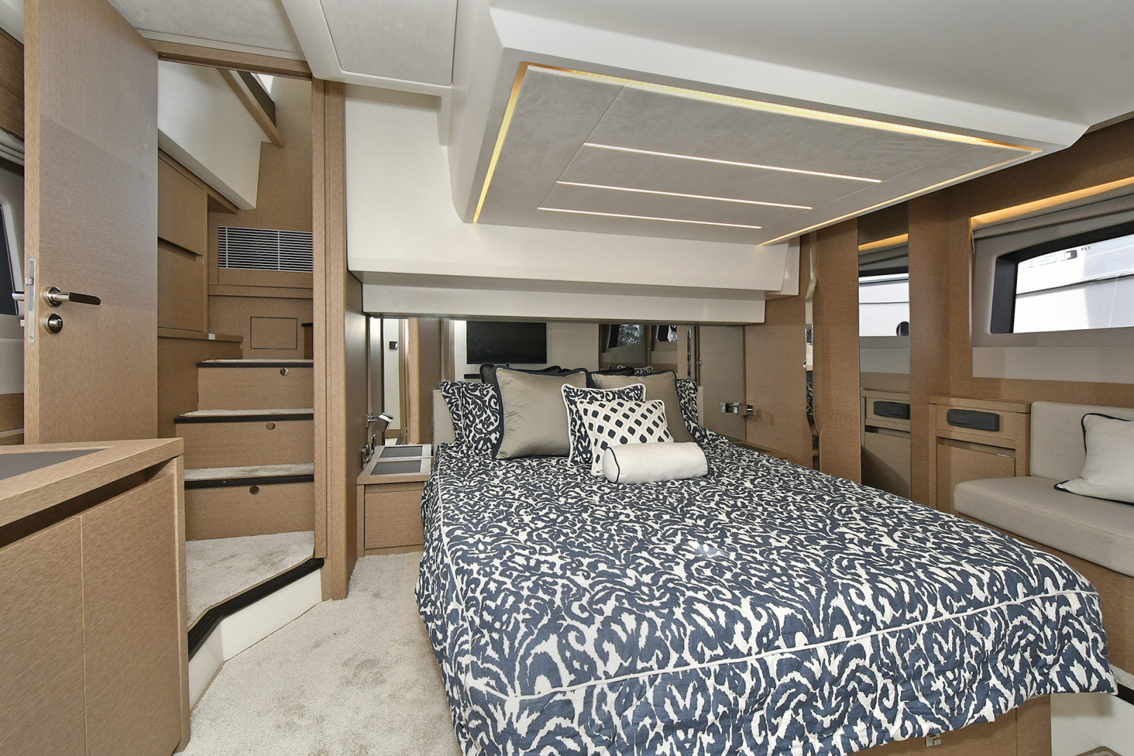 Slide: The Image of Master Stateroom  - 1072988