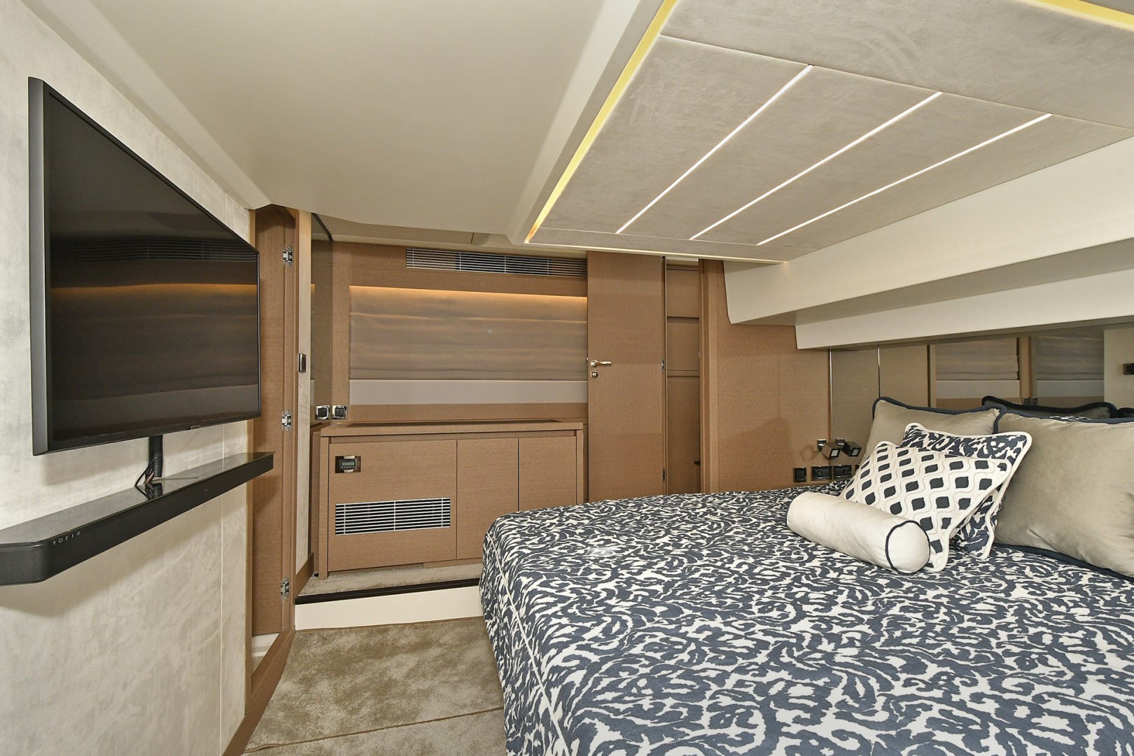 Slide: The Image of Master Stateroom  - 1073028