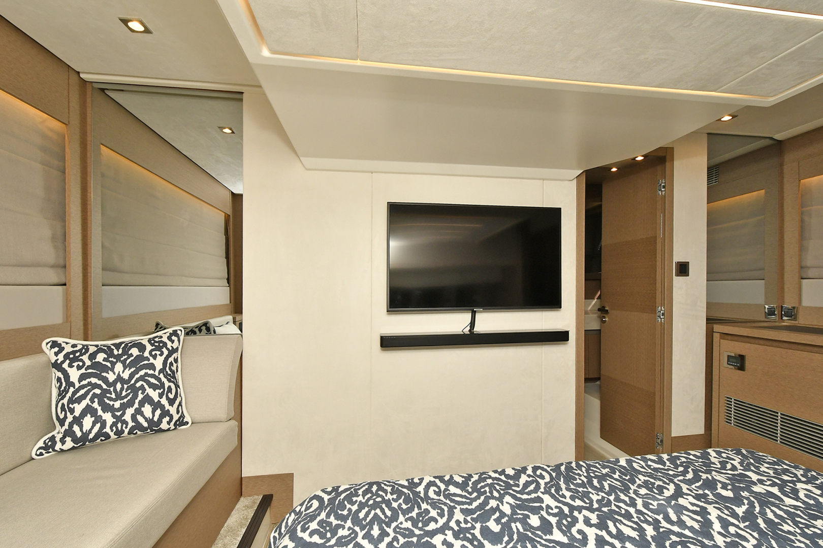 Slide: The Image of Master Stateroom  - 1072990
