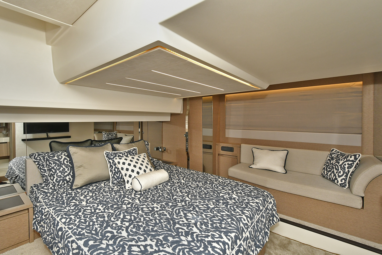 Slide: The Image of Master Stateroom  - 1072991