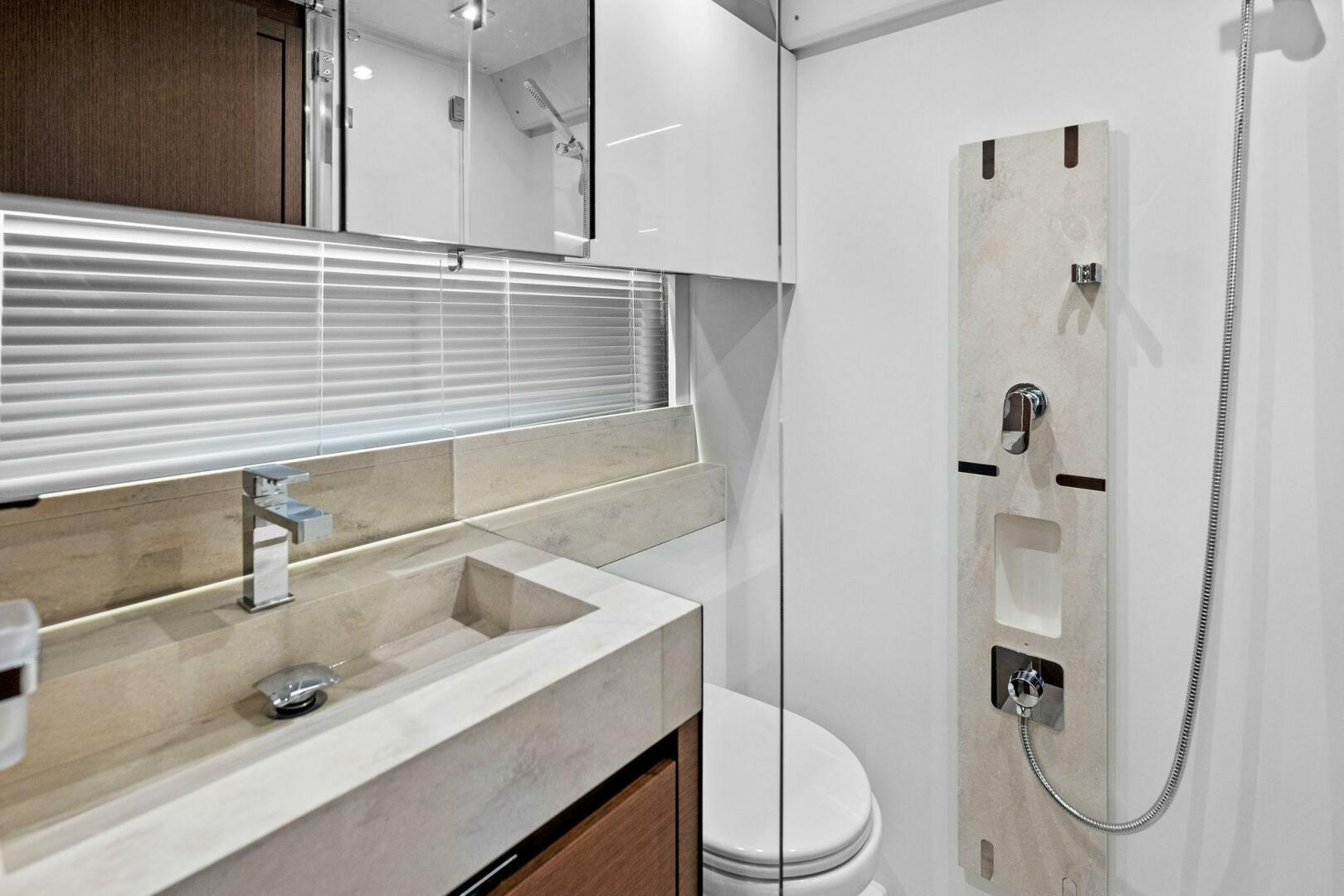 Slide: The Image of Prestige 520 Flybridge 2025 - 4931099