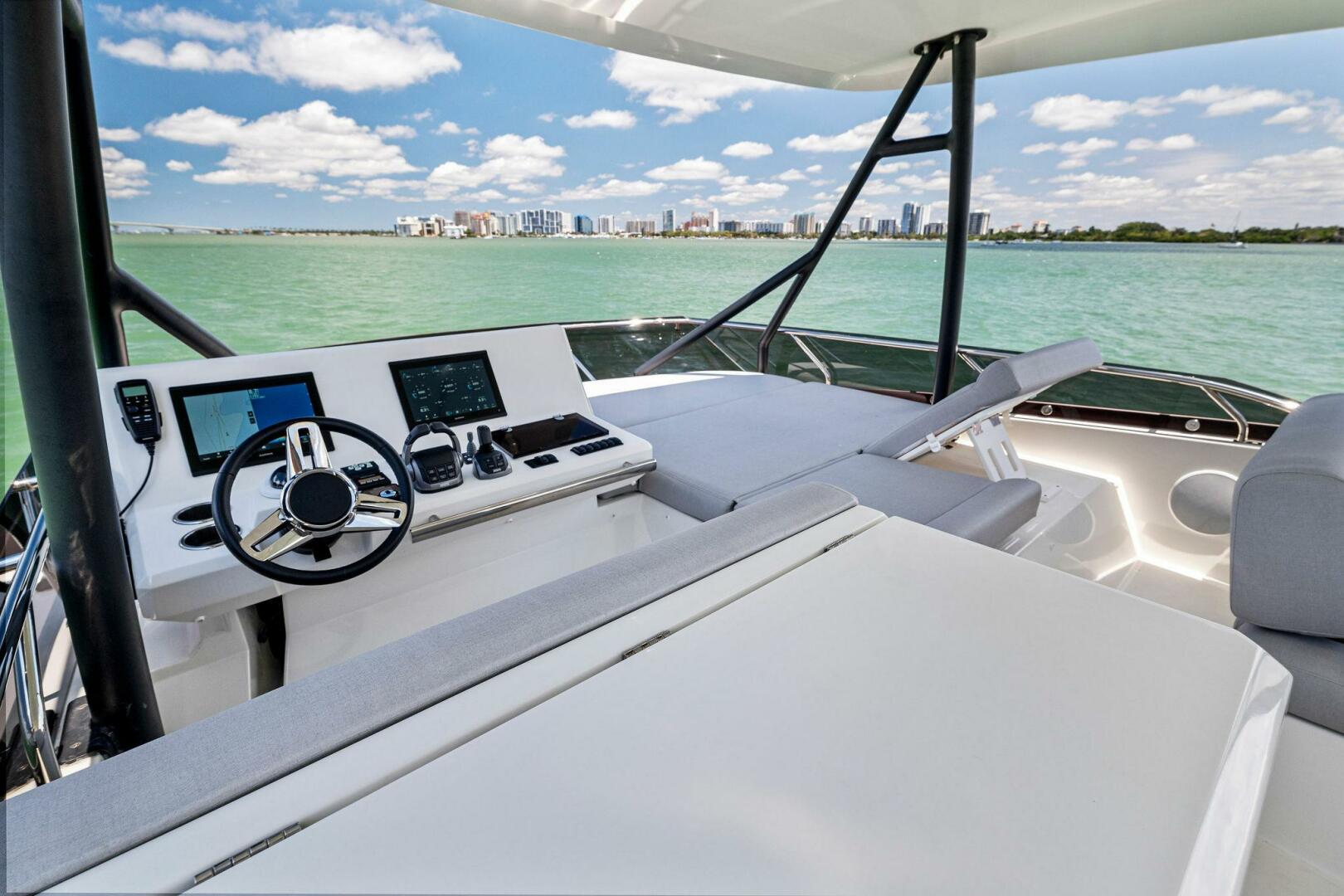 Slide: The Image of Prestige 520 Flybridge 2025 - 4931149