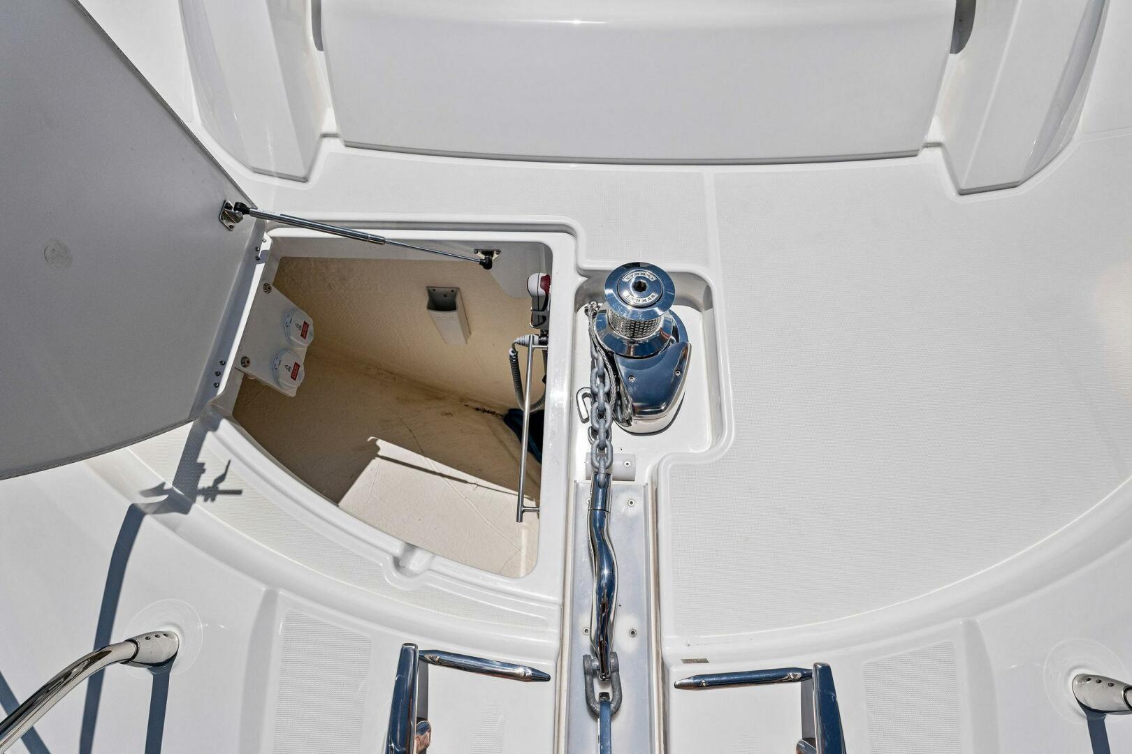 Slide: The Image of Prestige 520 Flybridge 2025 - 4931156