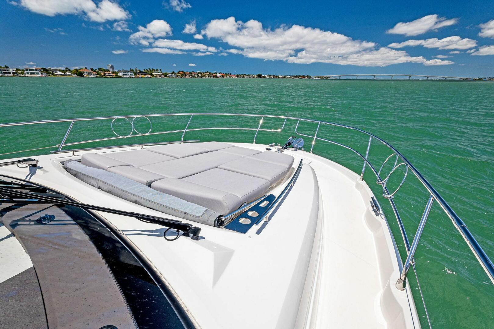 Slide: The Image of Prestige 520 Flybridge 2025 - 4931158