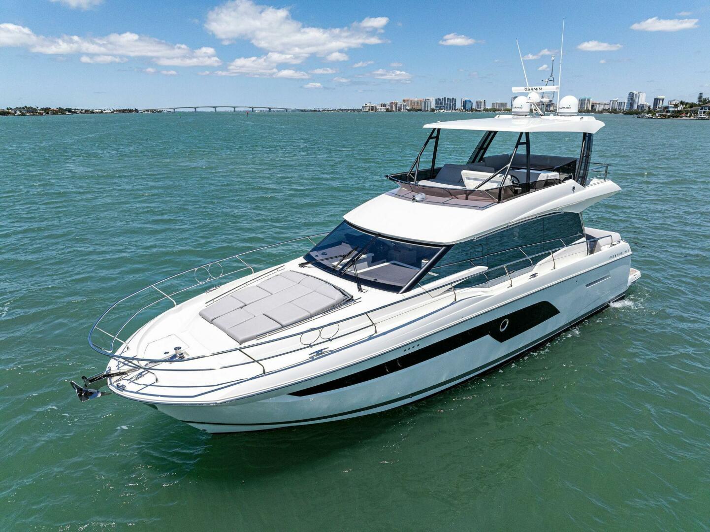 Slide: The Image of Prestige 520 Flybridge 2025 - 4931108