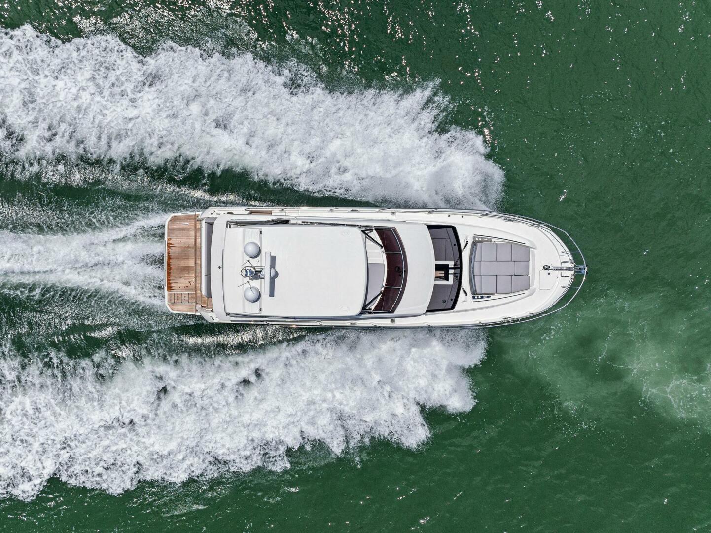 Slide: The Image of Prestige 520 Flybridge 2025 - 4931109