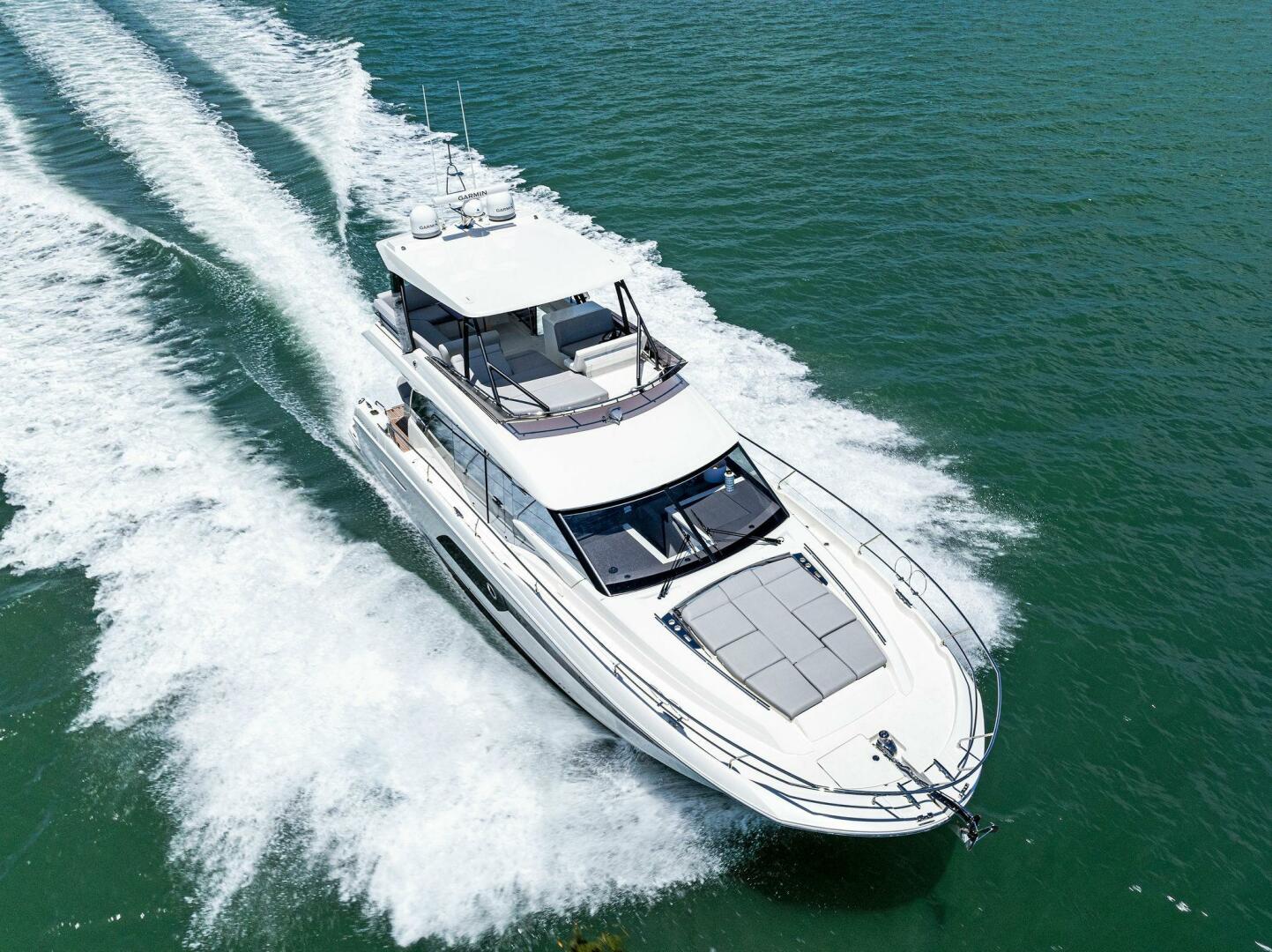 Slide: The Image of Prestige 520 Flybridge 2025 - 4931113