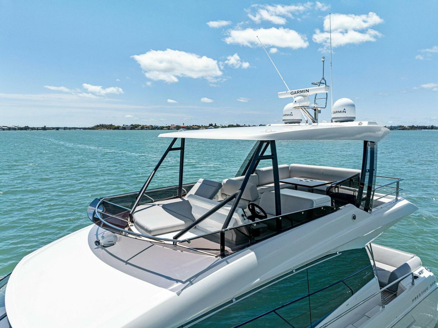 Slide: The Image of Prestige 520 Flybridge 2025 - 4931121