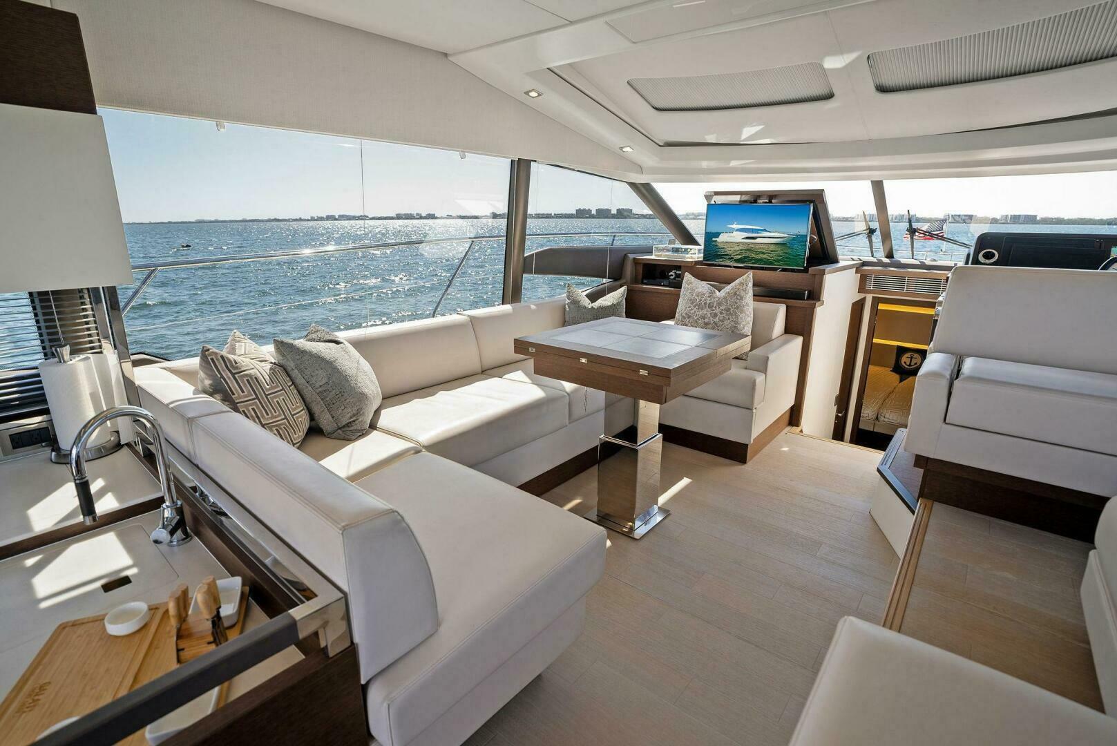 Slide: The Image of 2018 52 Prestige S - The Islanders - Dinette - 4764108