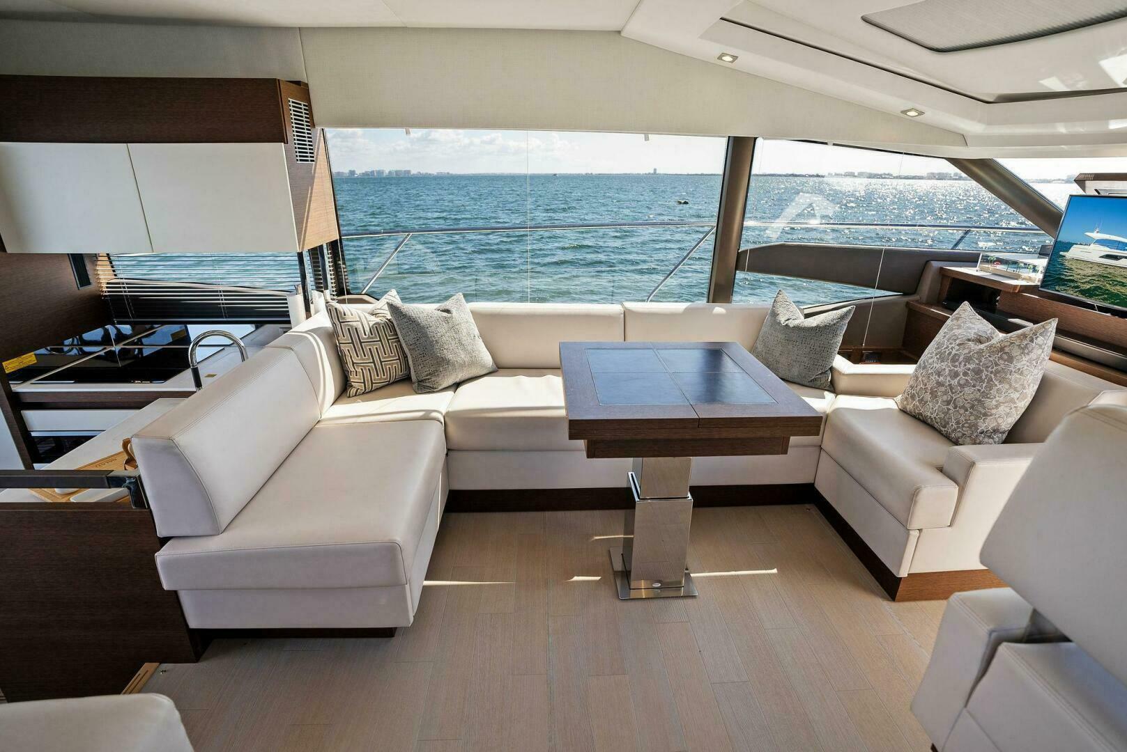 Slide: The Image of 2018 52 Prestige S - The Islanders - Dinette - 4764111