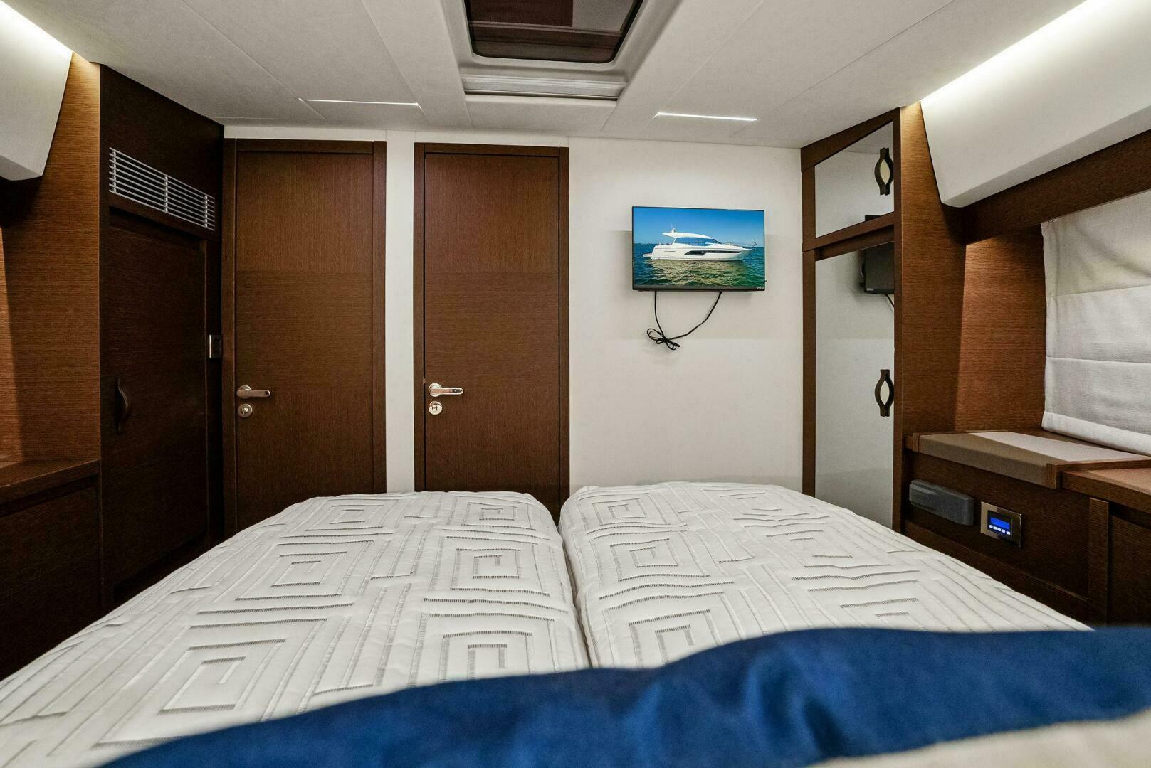 Slide: The Image of 2018 52 Prestige S - The Islanders - VIP Stateroom - 4764128