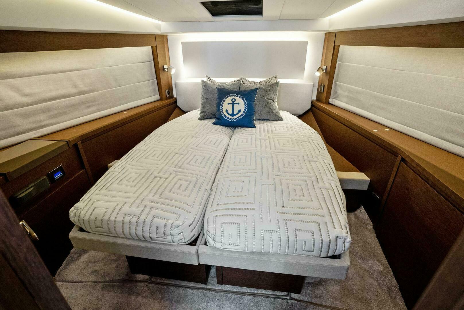 Slide: The Image of 2018 52 Prestige S - The Islanders - VIP Stateroom - 4764129