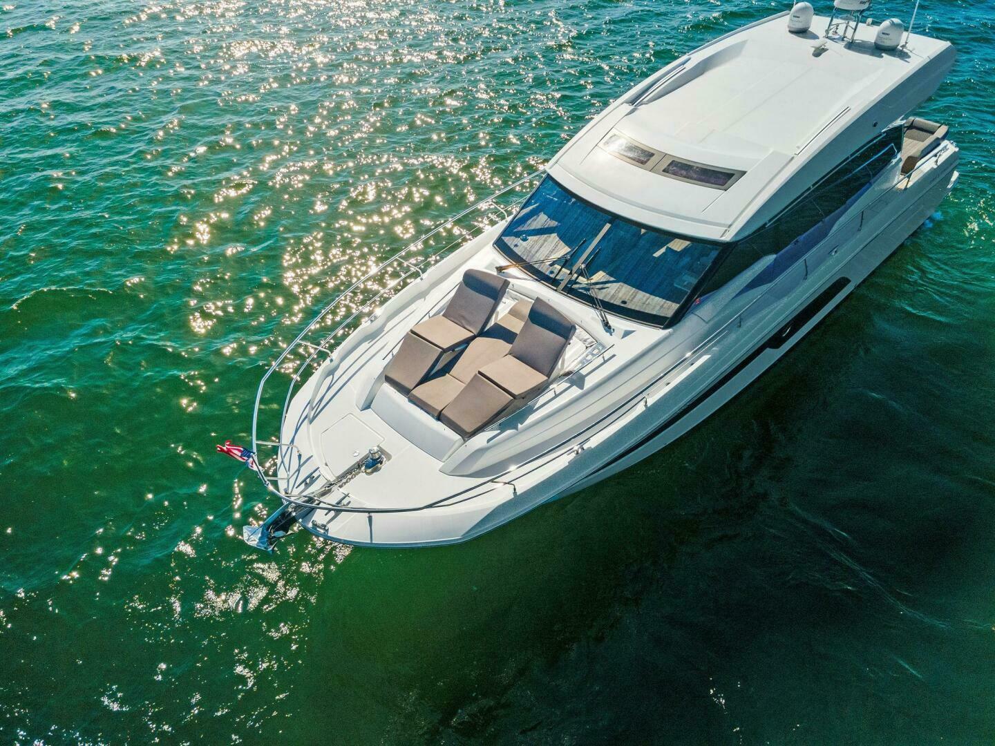 Slide: The Image of 2018 52 Prestige S - The Islanders - Profile - 4764145