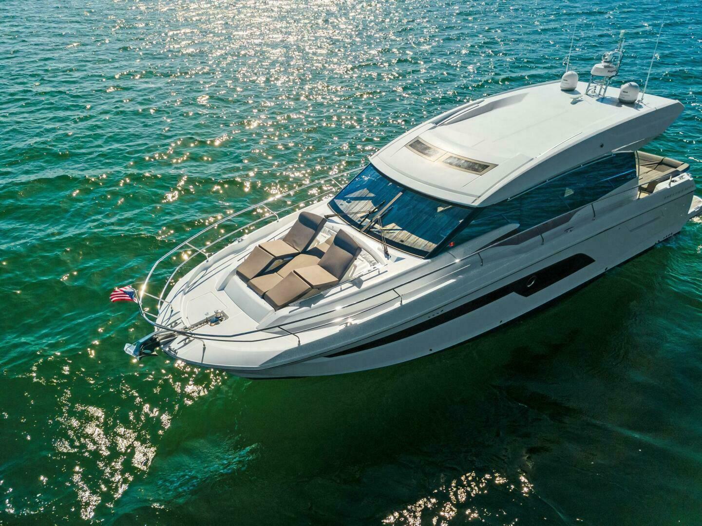 Slide: The Image of 2018 52 Prestige S - The Islanders - Profile - 4764146