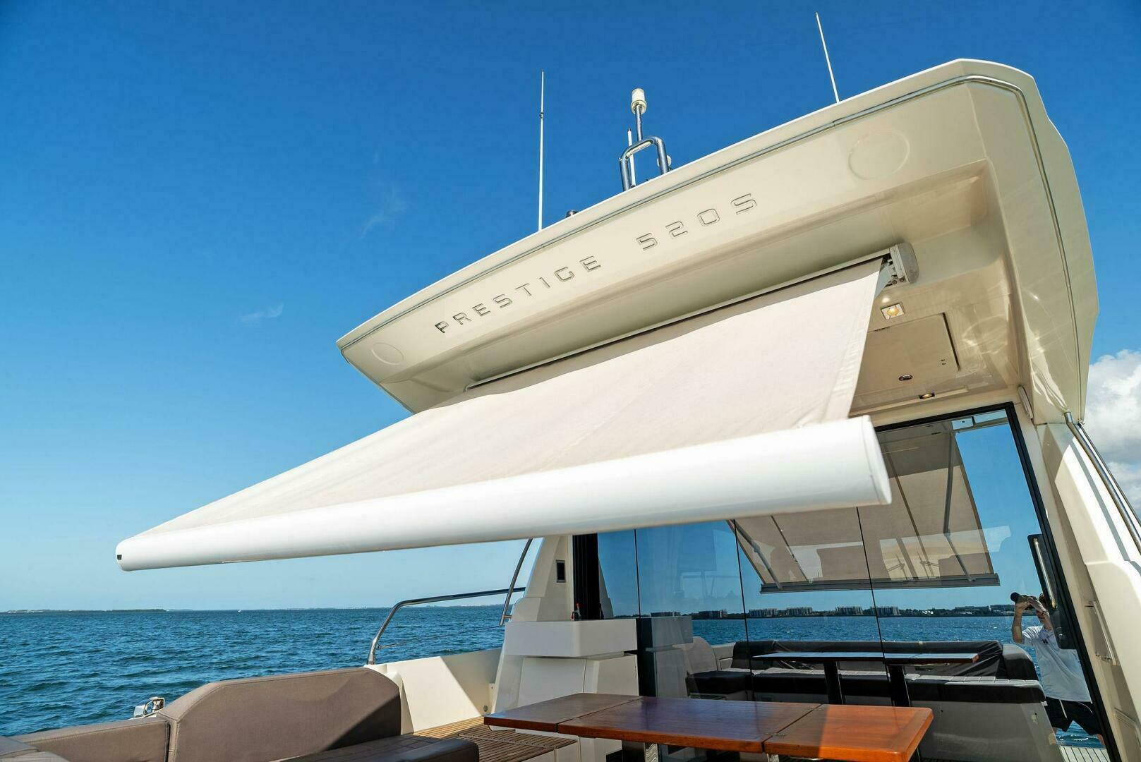 Slide: The Image of 2018 52 Prestige S - The Islanders - Sunshade - 4764100