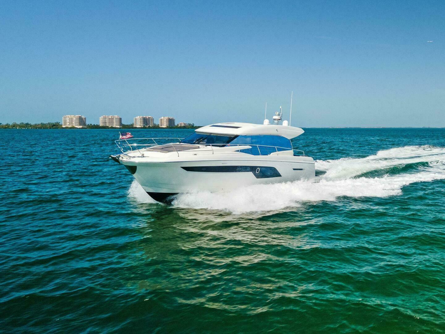 Slide: The Image of 2018 52 Prestige S - The Islanders - Profile - 4764160