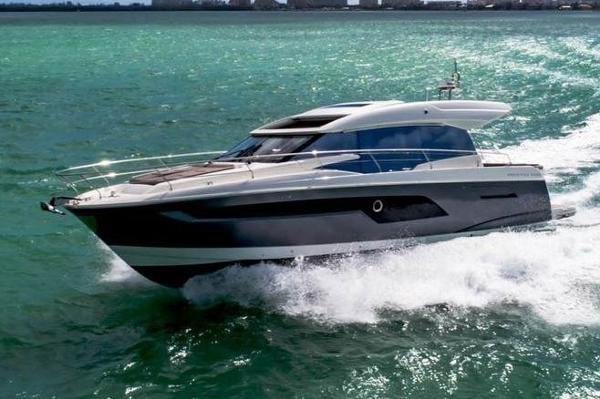 Slide: The Image of Prestige 520 S 2020 - 0