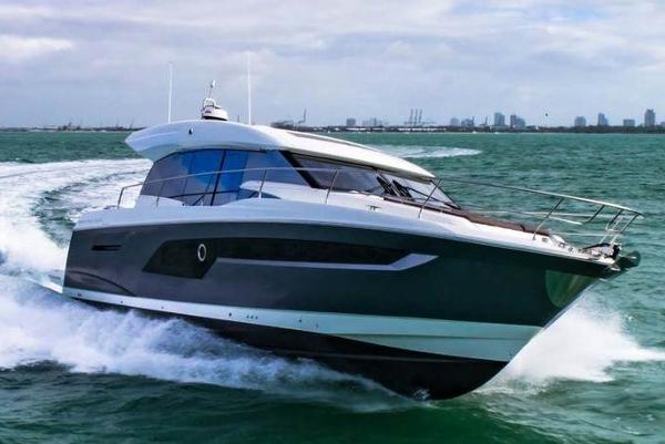 Slide: The Image of Prestige 520 S 2020 - 1