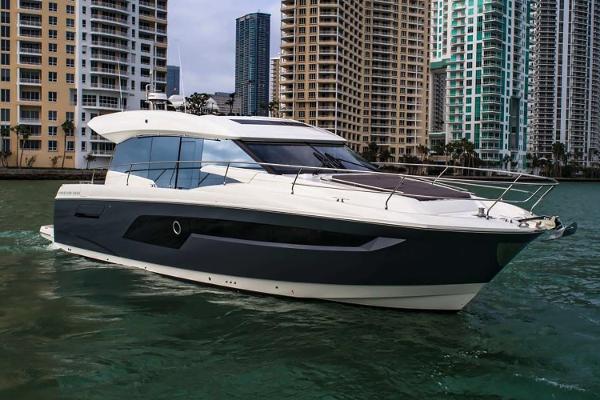 Slide: The Image of Prestige 520 S 2020 - 4