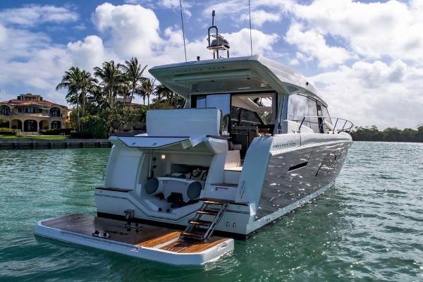 Slide: The Image of Prestige 520 S 2020 - 6