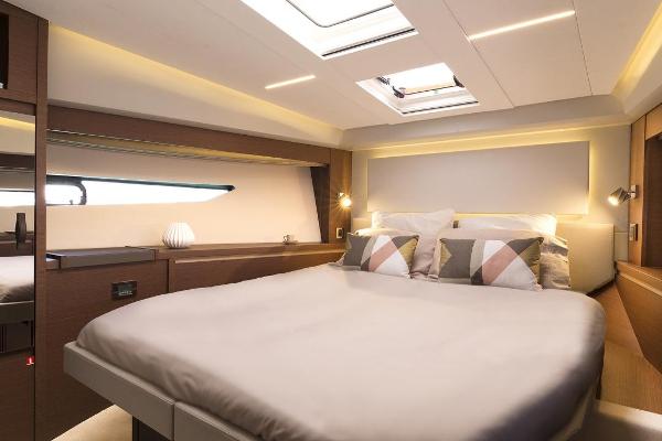 Slide: The Image of Prestige 520 S 2020 - 8