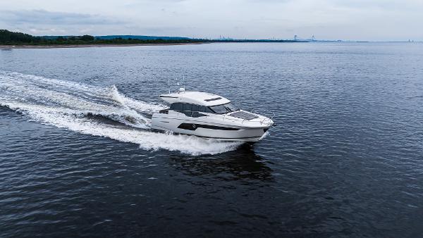 Slide: The Image of Prestige 520 S 2023 - 2