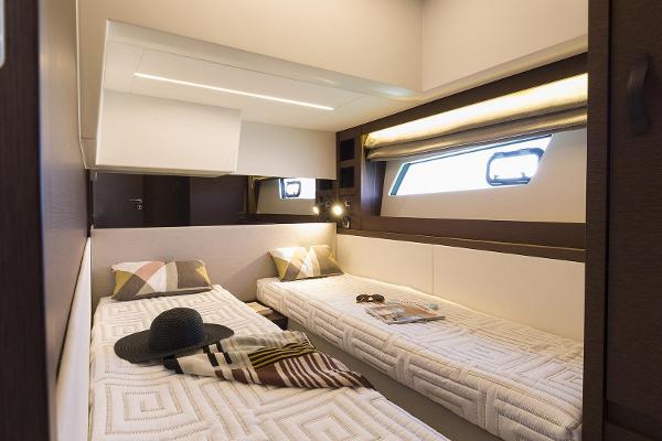 Slide: The Image of Prestige 520 S 2023 - 9