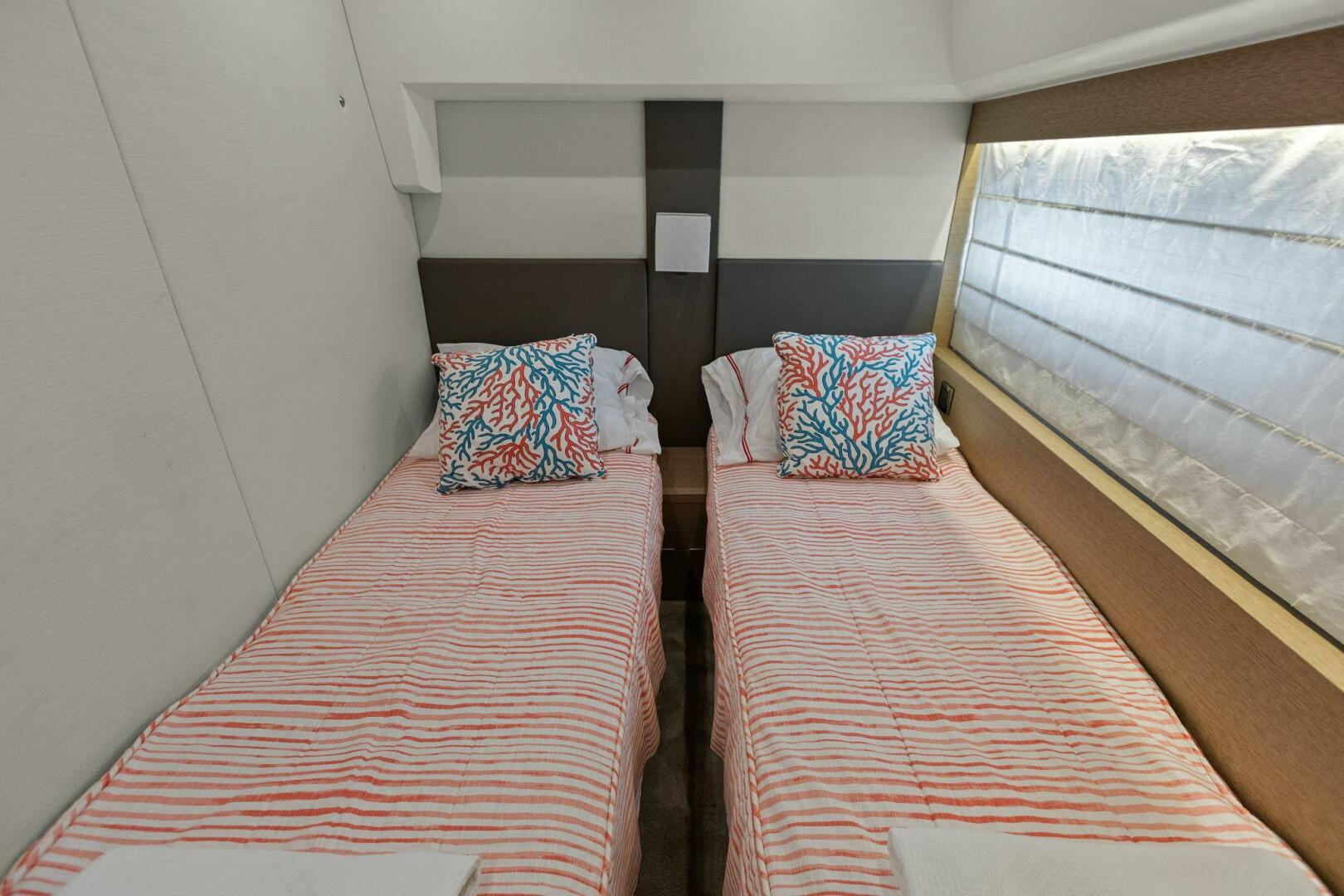 Slide: The Image of 2016 55 Prestige Flybridge - YEE YEE - Guest Stateroom - 4355200