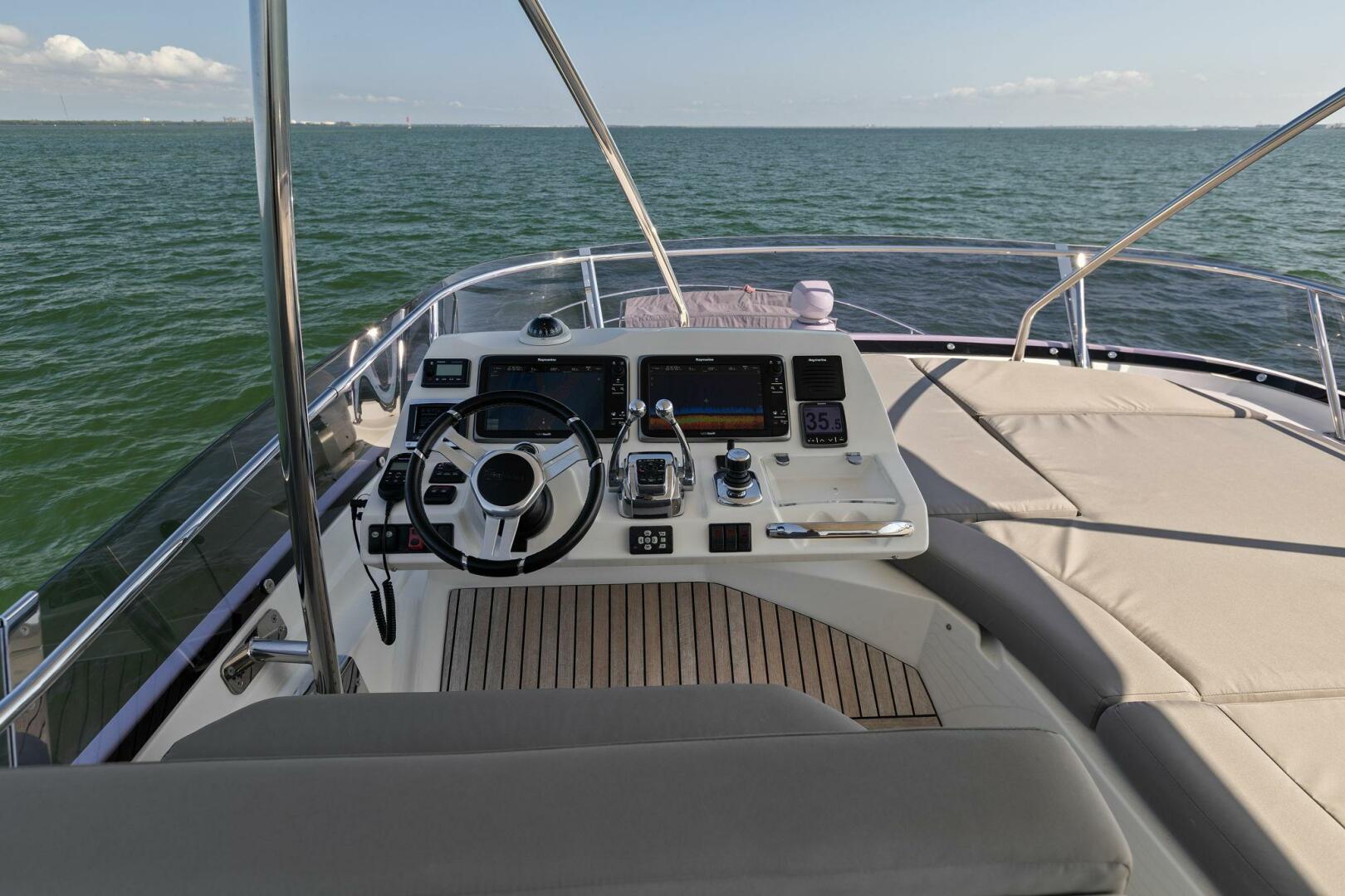 Slide: The Image of 2016 55 Prestige Flybridge - YEE YEE - Flybridge - 4355220