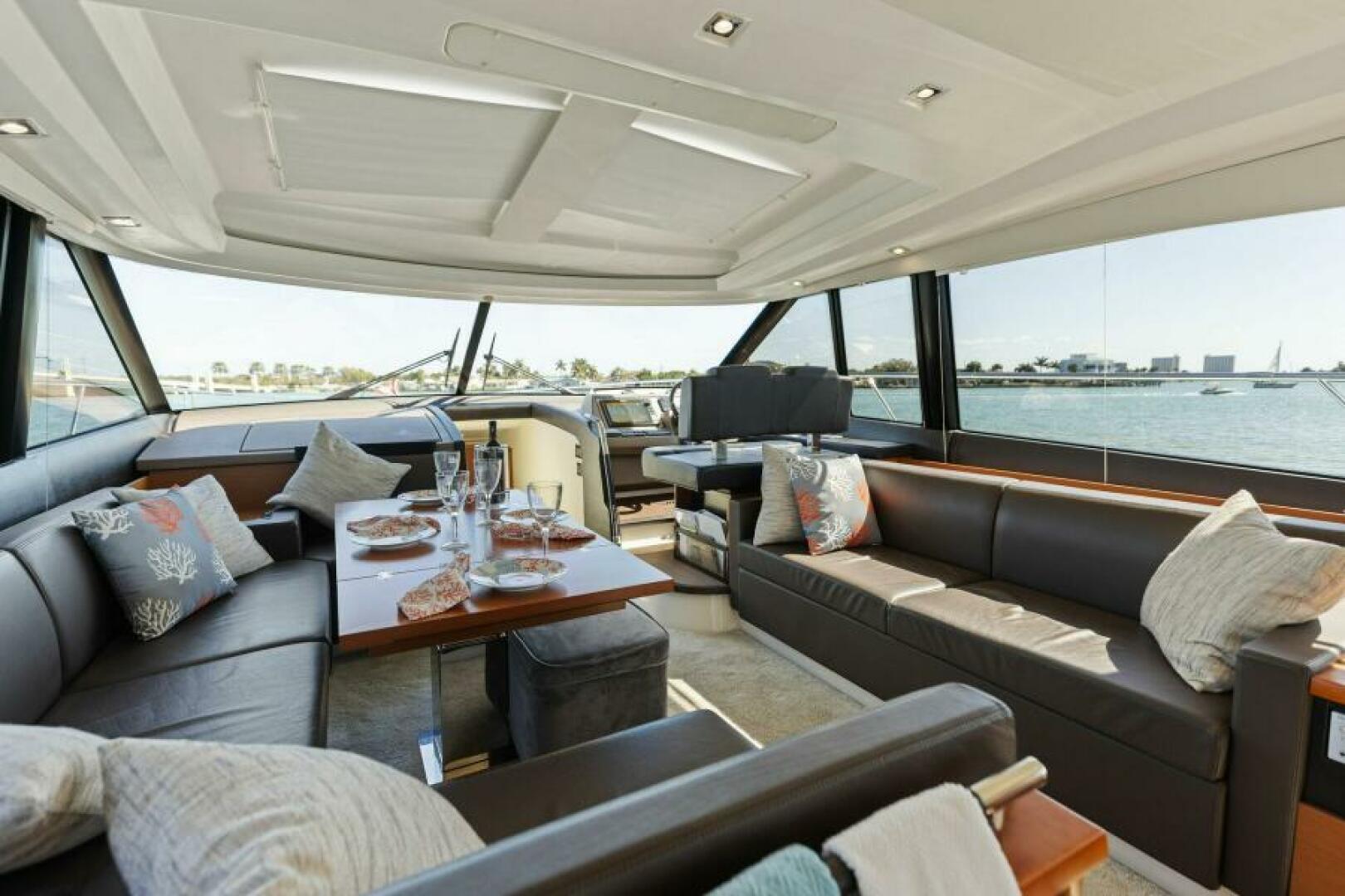 Slide: The Image of 2016 55 Prestige 550S - Solid Asset - Dinette - 5125105
