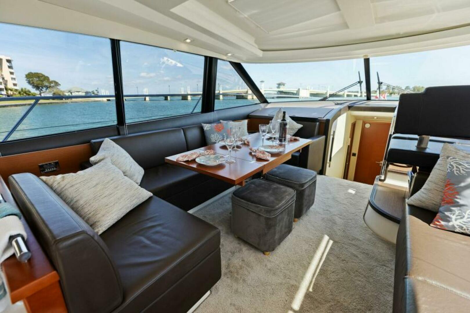 Slide: The Image of 2016 55 Prestige 550S - Solid Asset - Dinette - 5125109