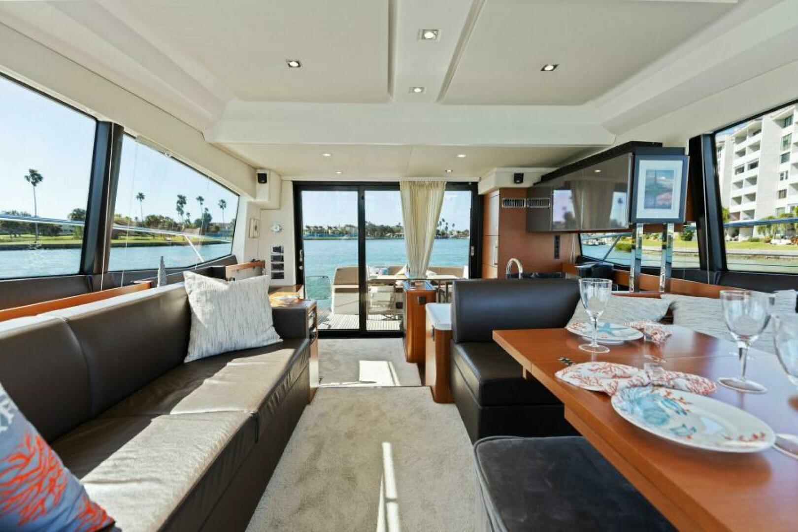 Slide: The Image of 2016 55 Prestige 550S - Solid Asset - Salon - 5125093