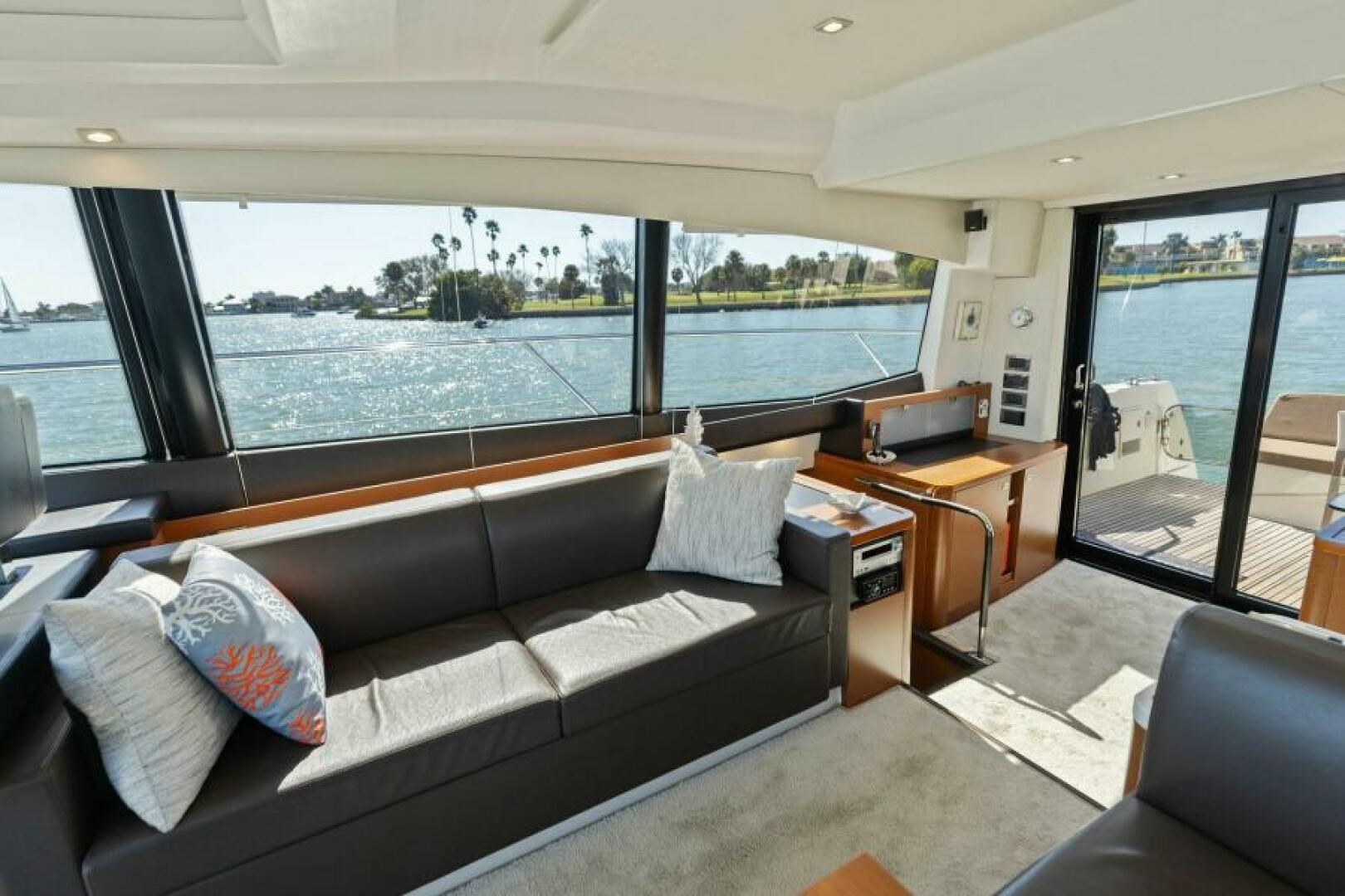 Slide: The Image of 2016 55 Prestige 550S - Solid Asset - Salon - 5125096