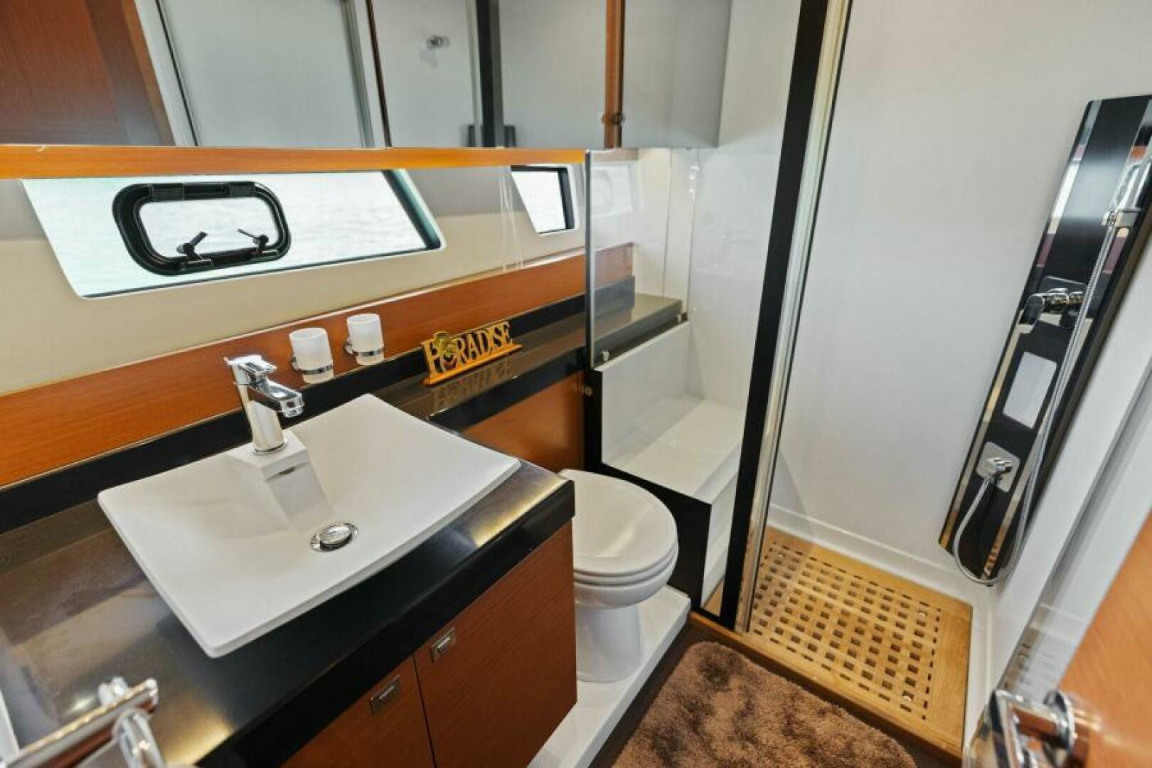 Slide: The Image of 2016 55 Prestige 550S - Solid Asset - Guest Head - 5125144