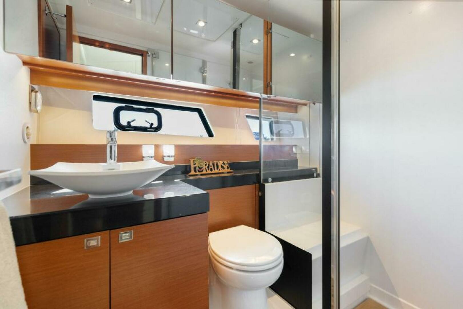 Slide: The Image of 2016 55 Prestige 550S - Solid Asset - Guest Head - 5125148